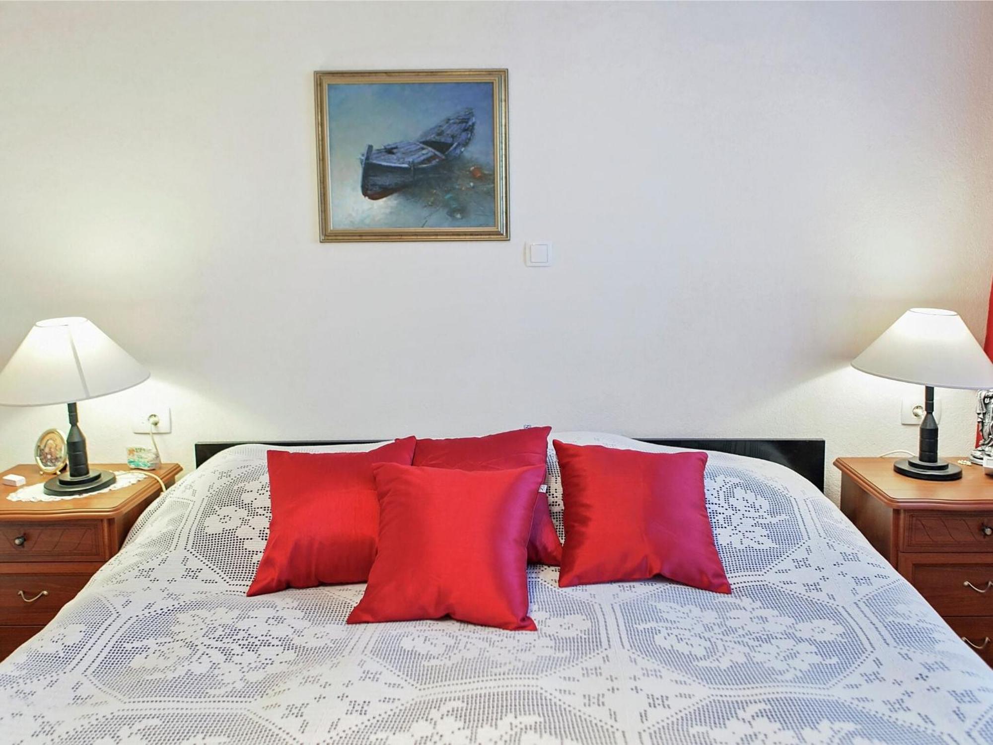 Cozy Apartment With A Balcony And A Sea View Брела Екстер'єр фото