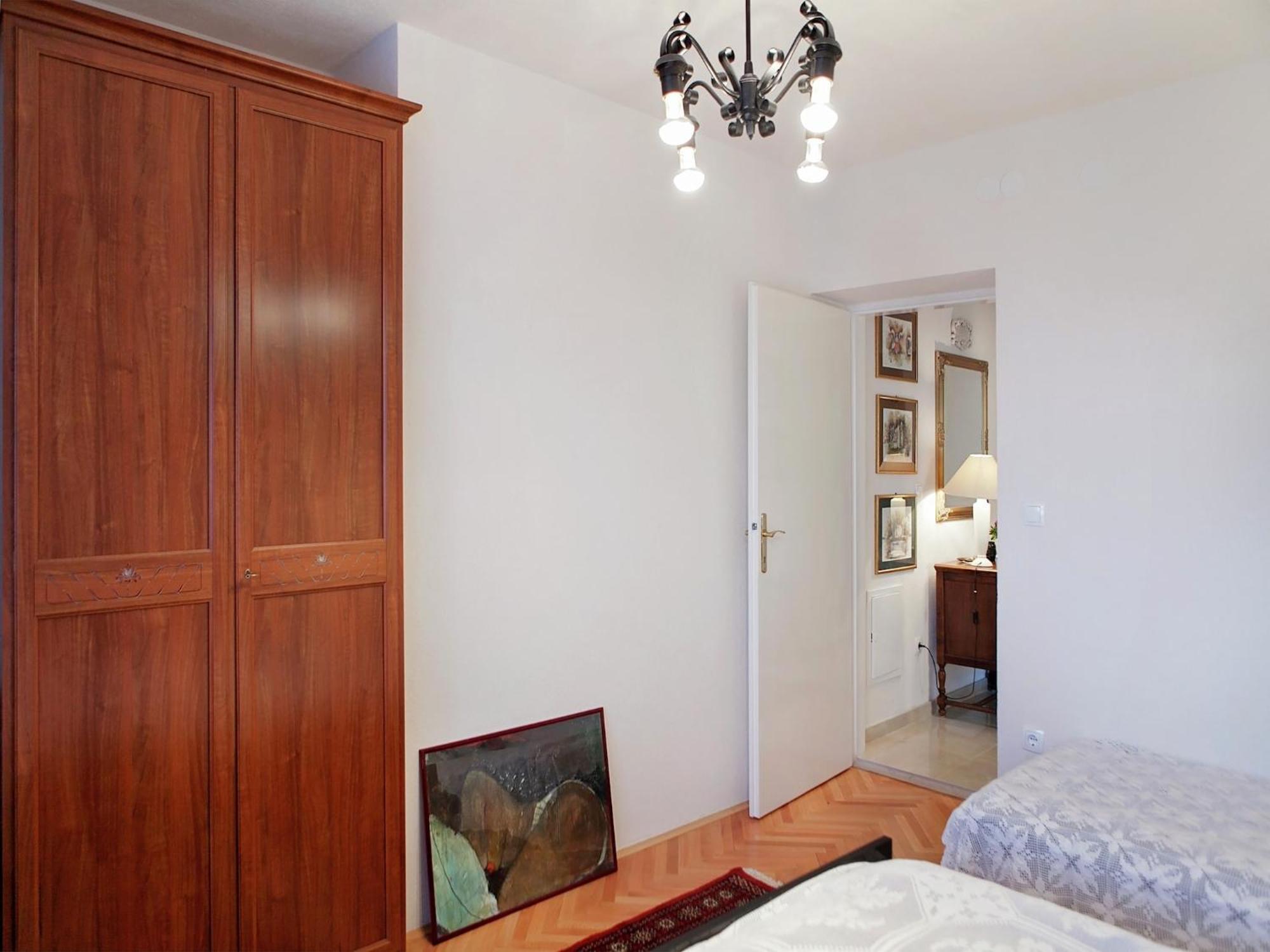 Cozy Apartment With A Balcony And A Sea View Брела Екстер'єр фото